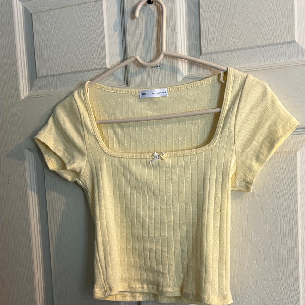 *BRAND NEW* Gaze Light Yellow Short Sleeve Top